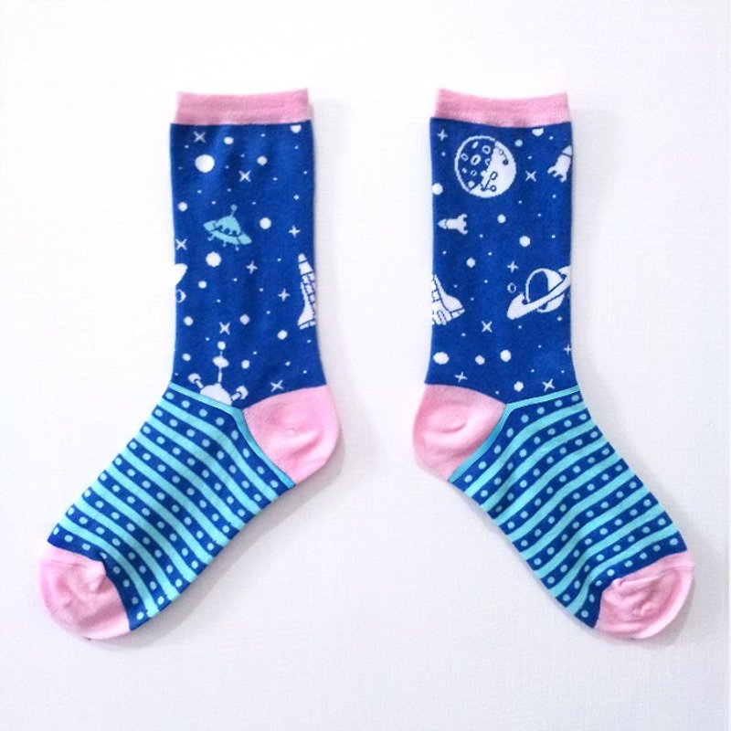 Fly to the universe, the vast expanse, looking for aliens / pink girl feelings / dreams Giants series socks - Socks - Other Materials Multicolor