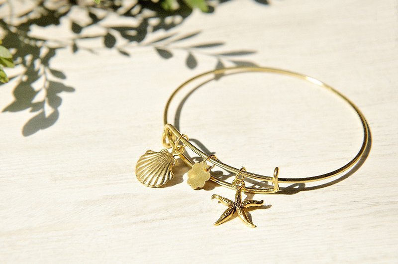 โลหะ สร้อยข้อมือ สีทอง - Valentine's Day Gift / Simplicity / Playful Silver Bangle Bracelet Bracelet-Golden Yellow Underwater World