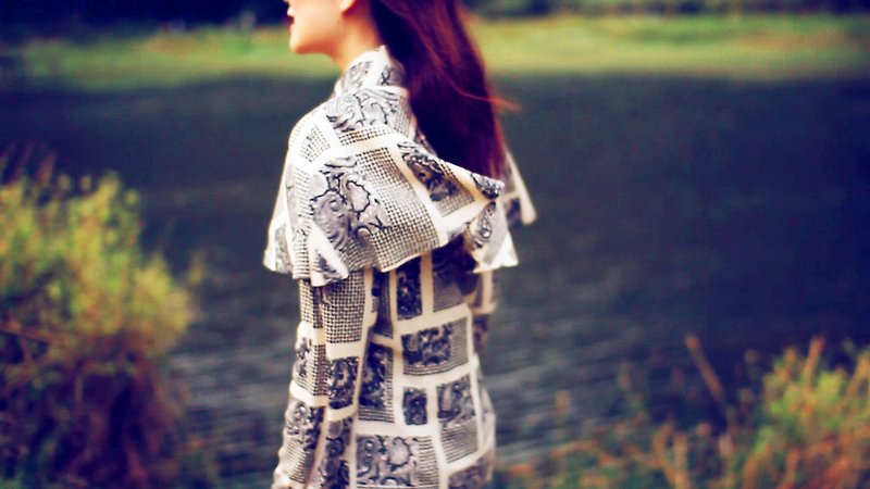 Vintage time [cape-style light antique totem shirt] abroad back to vintage shirt VINTAGE - Women's Shirts - Other Materials White