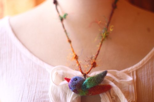 Blue Bird 手作羊毛氈 民族風彩虹小鳥項鍊搭配印度莎麗絲線 僅此一件
