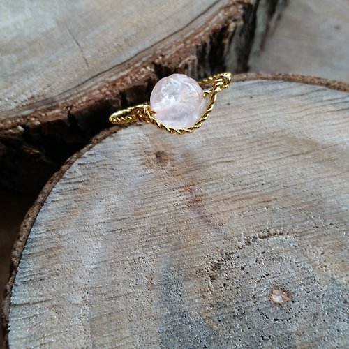 Duck Playground 新款鍍金 雕花粉晶戒指 Please provide ring size when order - Gold-plated/silverplated ring with pink quartz