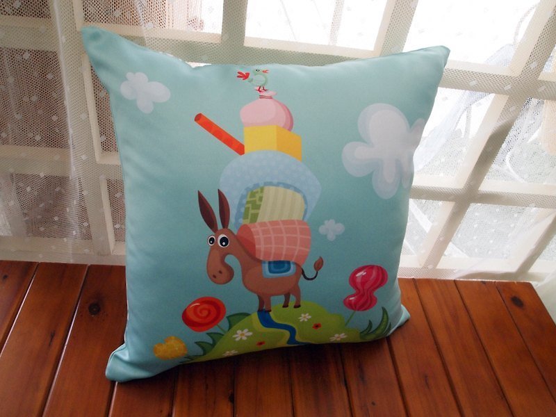 Donkey and friends go to travel pillow - Pillows & Cushions - Other Materials Multicolor