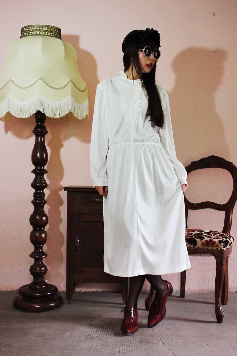 F1048(Vintage)白色荷葉邊領口長袖古著洋裝(婚禮/野餐/派對) - 連身裙 - 其他材質 白色