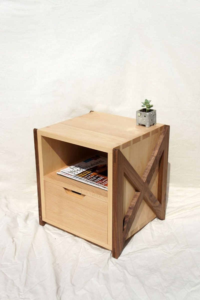 森佐木 sen zuo mu / butterfly cabinet (side cabinet. low cabinet) - Other Furniture - Wood Multicolor