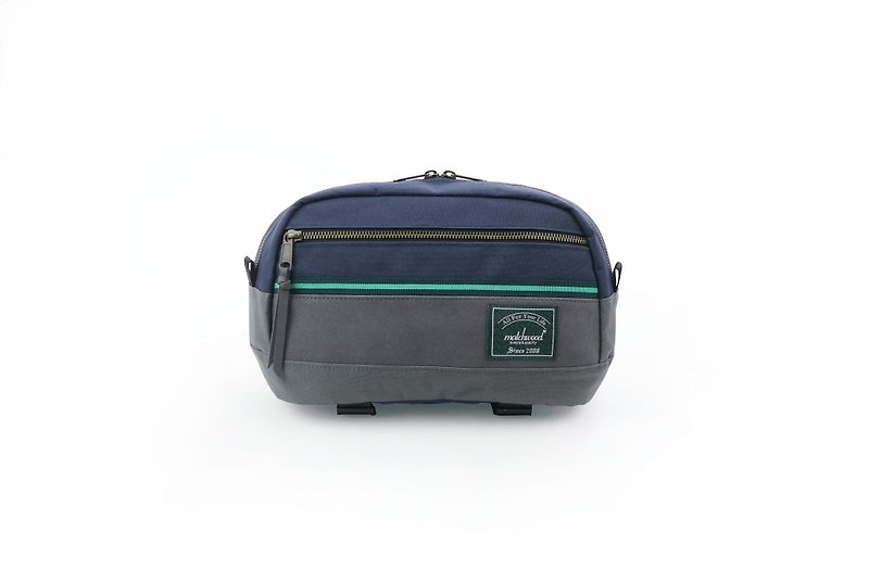 Matchwood Design Matchwood Potential Waist Bag Side Backpack Crossbody Bag Blue Grey - กระเป๋าแมสเซนเจอร์ - วัสดุกันนำ้ สีเทา