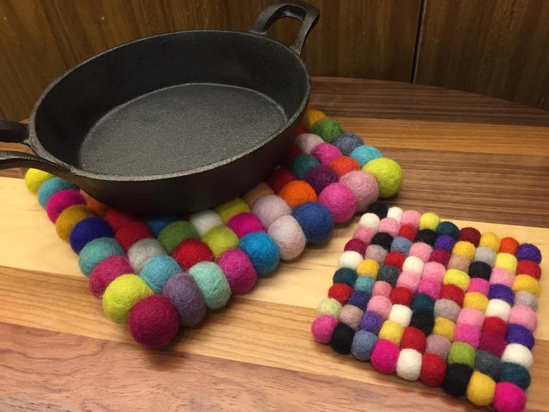 ☆ saibaba ethnique // handmade wool felt balls square potholder ☆ (random shipments do not pick the color) - Items for Display - Wool Multicolor