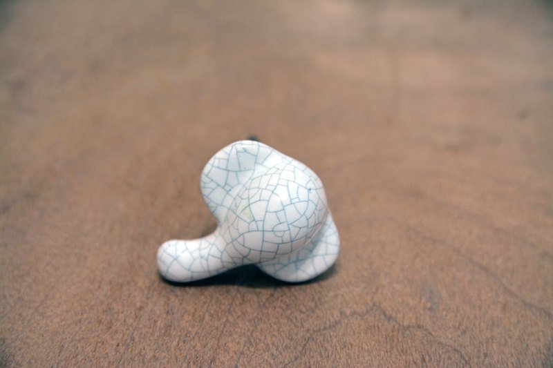 Ceramic doorknob _ _ crack elephant fair trade - ของวางตกแต่ง - วัสดุอื่นๆ ขาว