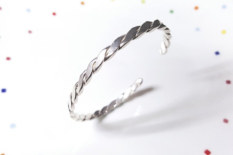 // // Twist wrapped sterling silver bracelet bracelet male models Type C - Bracelets - Other Metals White