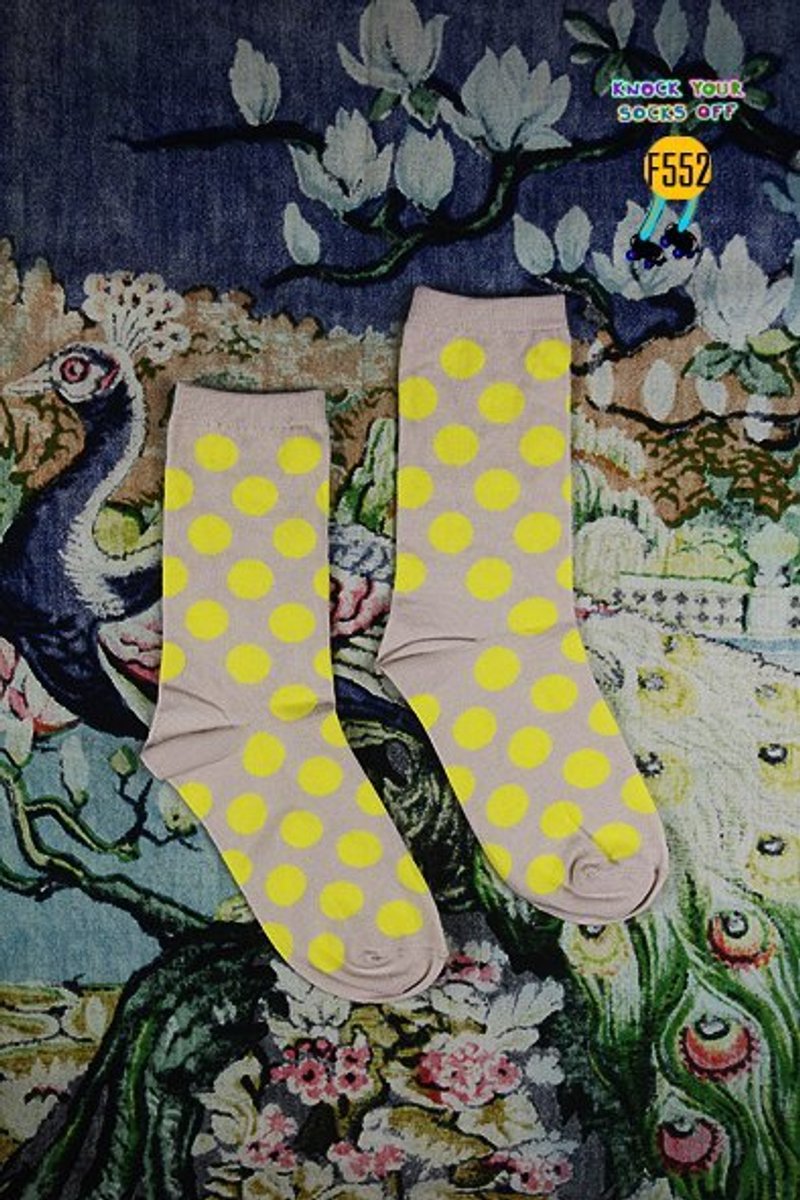 米色黃點襪!!夏漪眺=knock your socks off !! - 襪子 - 其他材質 黃色