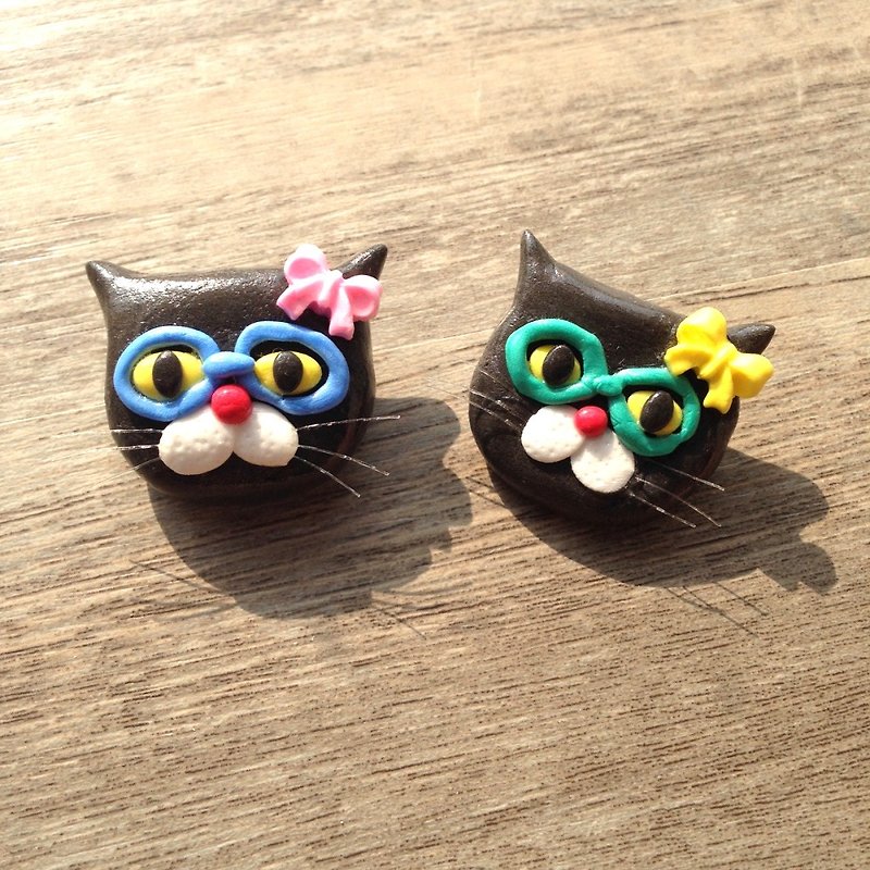 DWL'S LITTLE SHOP-- paper clay / lightweight soil / resin clay / resin clay / brooch / cat / cat / cute cat / lovely jewelry - เข็มกลัด - ดินเหนียว 