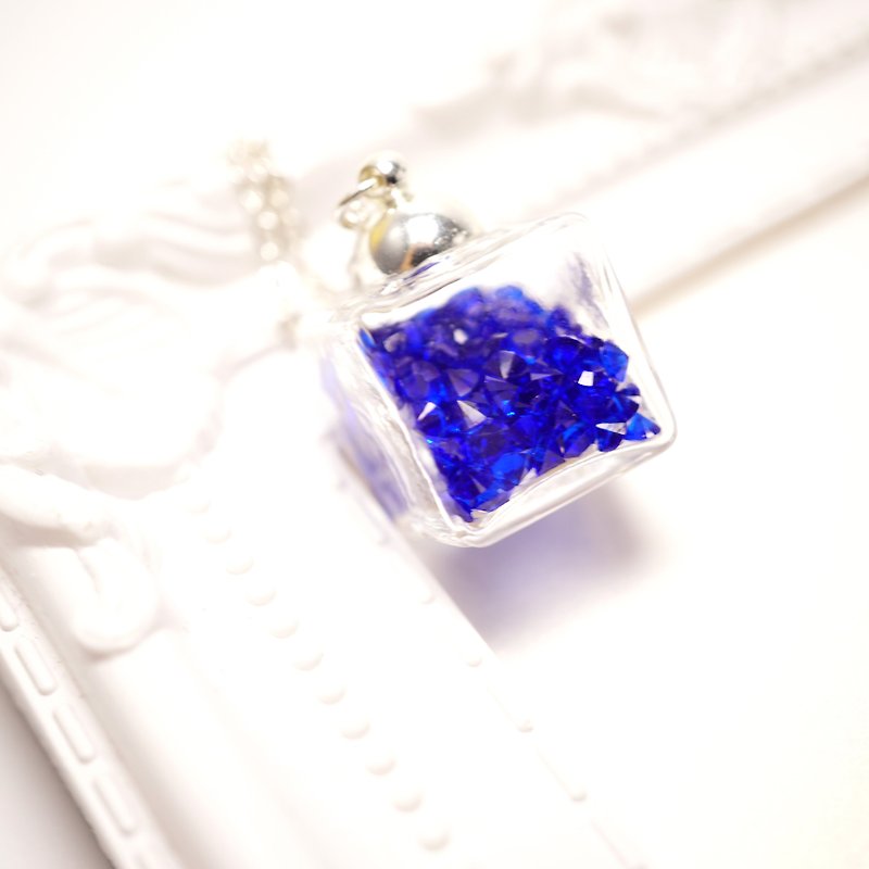 A Handmade dark blue cube glass necklace - Chokers - Glass 
