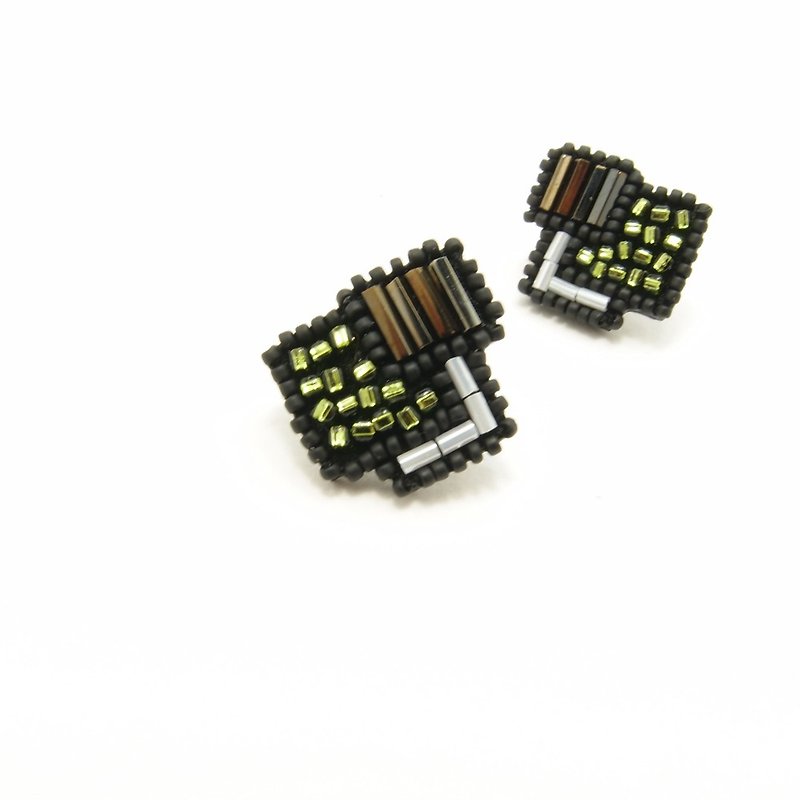 Geometric Cube Embroidery Earrings / Olive Green - ต่างหู - งานปัก สีเขียว