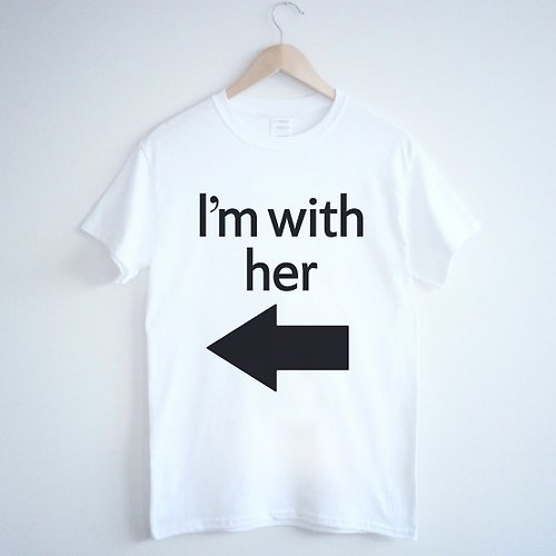 hipster I'm with her短袖T恤-2色 我跟她在一起 情人七夕禮情侶文字