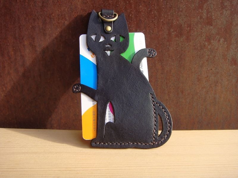 ISSIS - Fully Handmade Leather Small Black Cat Shaped Easy Card Holder - ที่ใส่บัตรคล้องคอ - หนังแท้ 