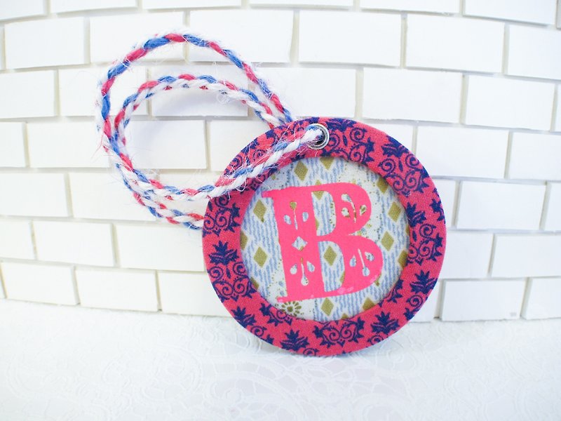 First choice for exchanging gifts:: French style:: Light travel handmade round tag customized limited edition - Luggage Tags - Other Materials Pink
