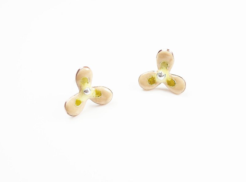 Flora Enameling Earrings花朵琺瑯耳環(粉膚色) - 耳環/耳夾 - 其他金屬 粉紅色