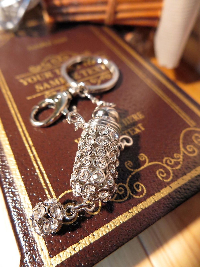 Neve Jewelry Pure Color Love-Rhinestone Perfume Bottle Key Ring (White/ Silver) - ที่ห้อยกุญแจ - โลหะ สีเทา