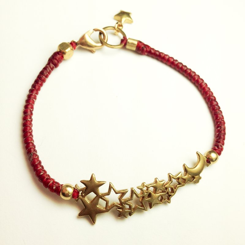 Moon night and starry sky. ◆ Simple series of hand-knitted Wax Bronze wire bracelet ◆ - สร้อยข้อมือ - วัสดุกันนำ้ สีแดง