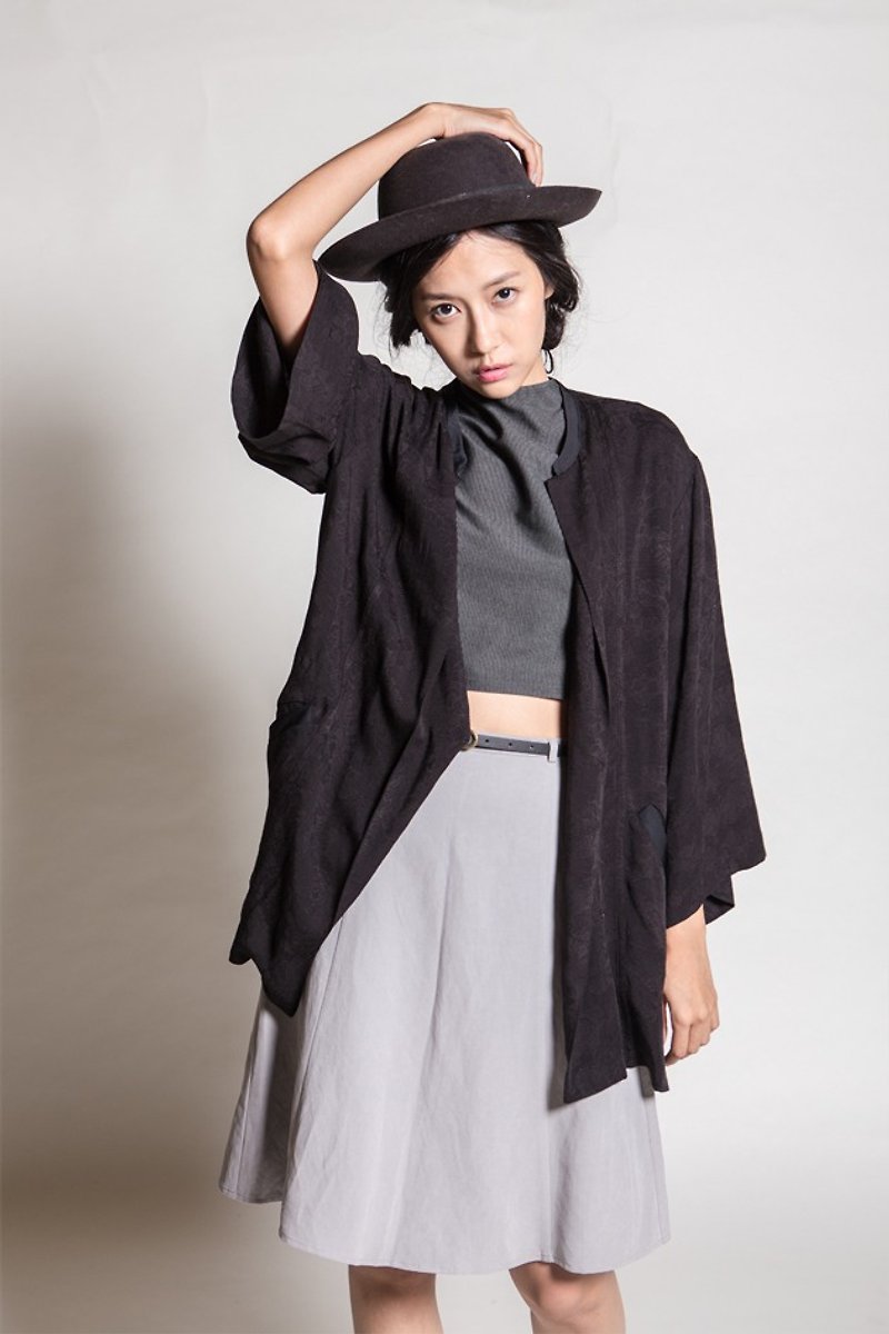 露露女士罩衫(黑色) - 外套/大衣 - 其他材質 黑色
