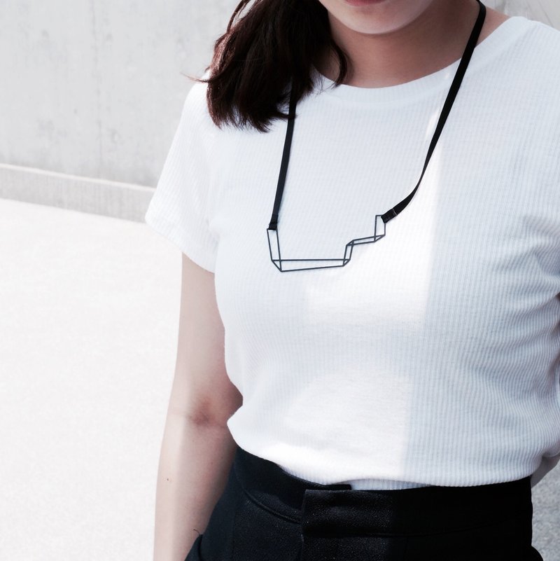 3D 錯視絲帶頸鏈 Illusion ribbon necklace - 頸鏈 - 其他金屬 黑色