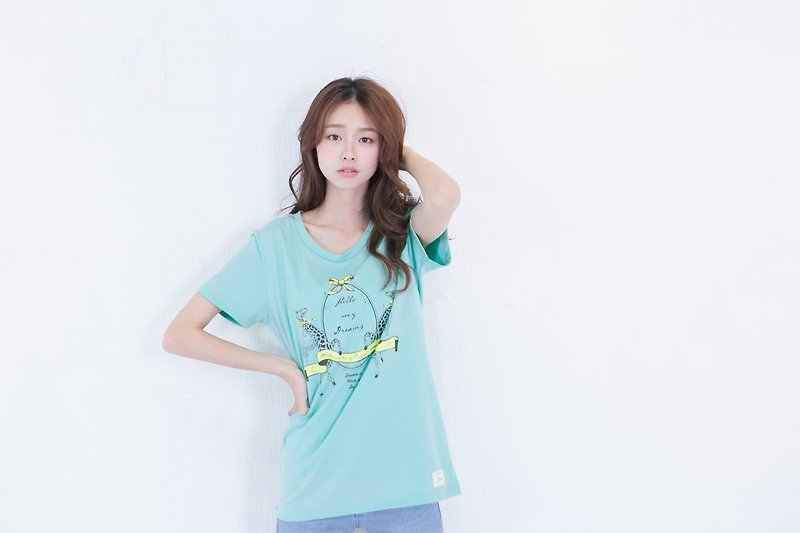 SU: MI said Hello My Dreams giraffe wide version T_4SF003_ 水绿 - Women's T-Shirts - Cotton & Hemp Green
