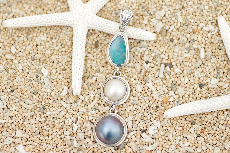 Opal and Mabe pearl pendant top - สร้อยคอ - เครื่องเพชรพลอย หลากหลายสี