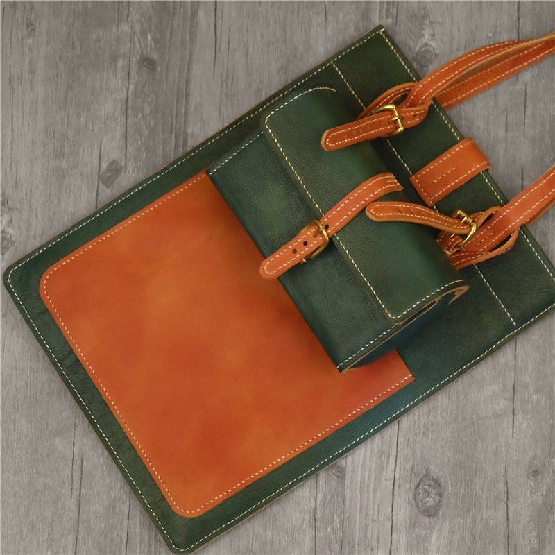 Handmade vegetable tanned leather computer bag - เคสแท็บเล็ต - หนังแท้ สีเขียว