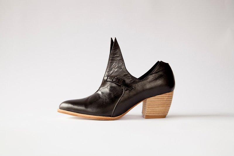 ZOODY / Firebird / handmade shoes / pointed in the heel shoes / black - รองเท้าบูทสั้นผู้หญิง - หนังแท้ สีดำ