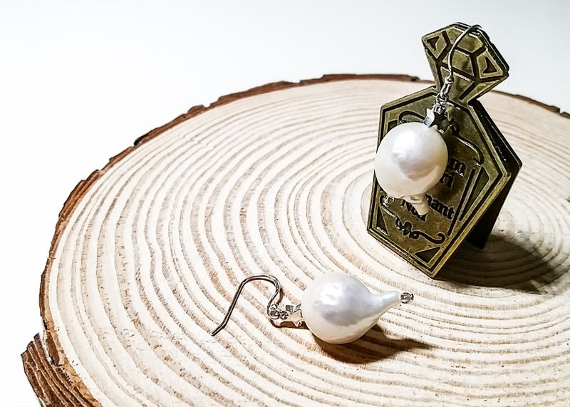 対話で甘い真珠：スワロフスキーとシルバー925との会話のバブル形状でナチュラルホワイト真珠のイヤリング、[最小エッジ/気取っ/かわいい/おまえ香港から/贅沢/ハンドメイド＆デザイン] - ピアス・イヤリング - 宝石 ホワイト