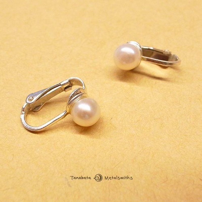 ☽ Qi Xi hand for ☽ [07219] 925 sterling silver pearl earrings clip-on earrings - Earrings & Clip-ons - Gemstone White