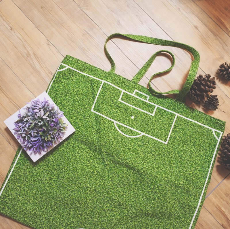 Promise you a green football field manual side backpack - กระเป๋าแมสเซนเจอร์ - กระดาษ สีเขียว