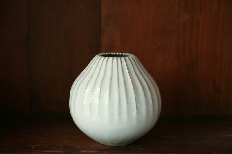 Yarnnkarn手工瓷器系列/海生植物 II 花器 - 盆栽/植栽 - 其他材質 白色