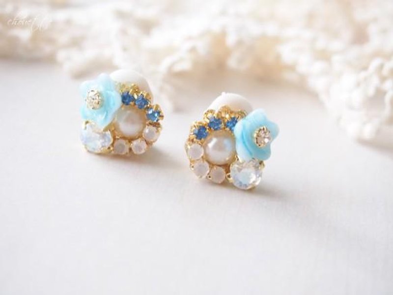 Flower Bijoux earrings / earrings (blue) - Earrings & Clip-ons - Other Metals 