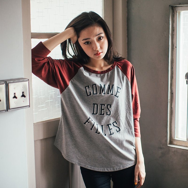 OOPSY - Comme Des Filles Baseball Tee / I am a girl baseball tee - M - เสื้อผู้หญิง - วัสดุอื่นๆ สีเทา