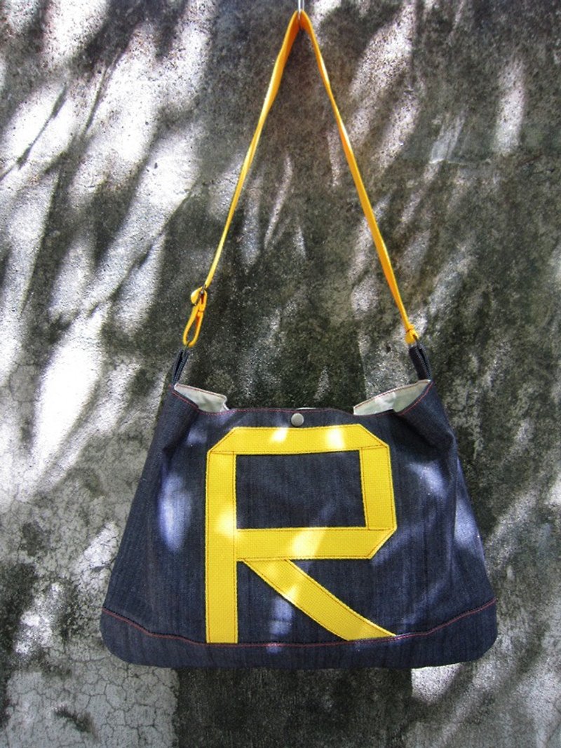 RED CAPACITY-LETTER-Handmade denim canvas shoulder / cross backpack - Messenger Bags & Sling Bags - Cotton & Hemp Blue