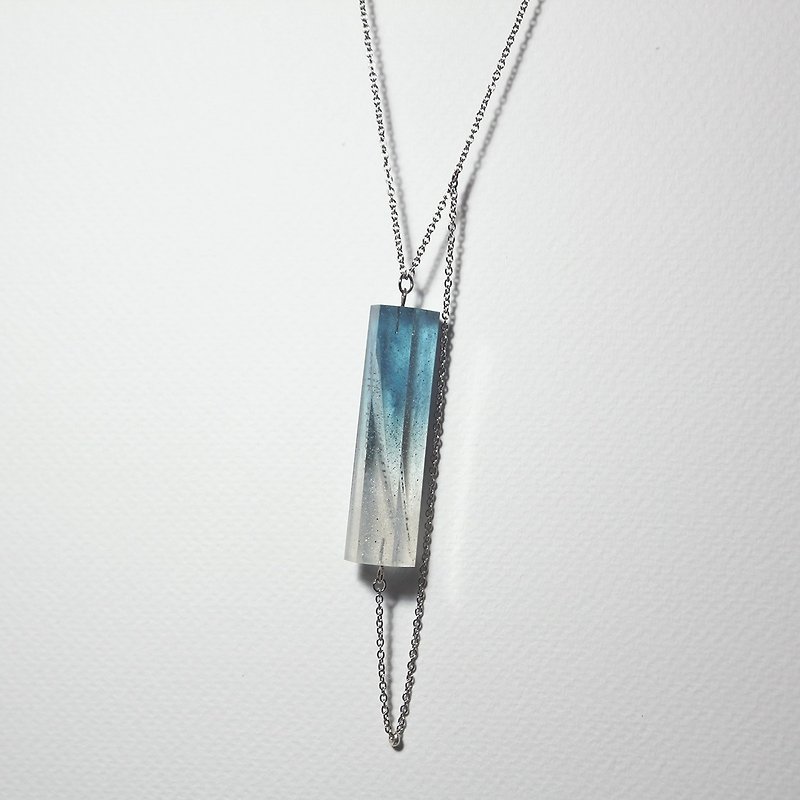 Yan Qi Drugstore ▷ ▷ resin necklace / walk along the edge / - Necklaces - Plastic Blue