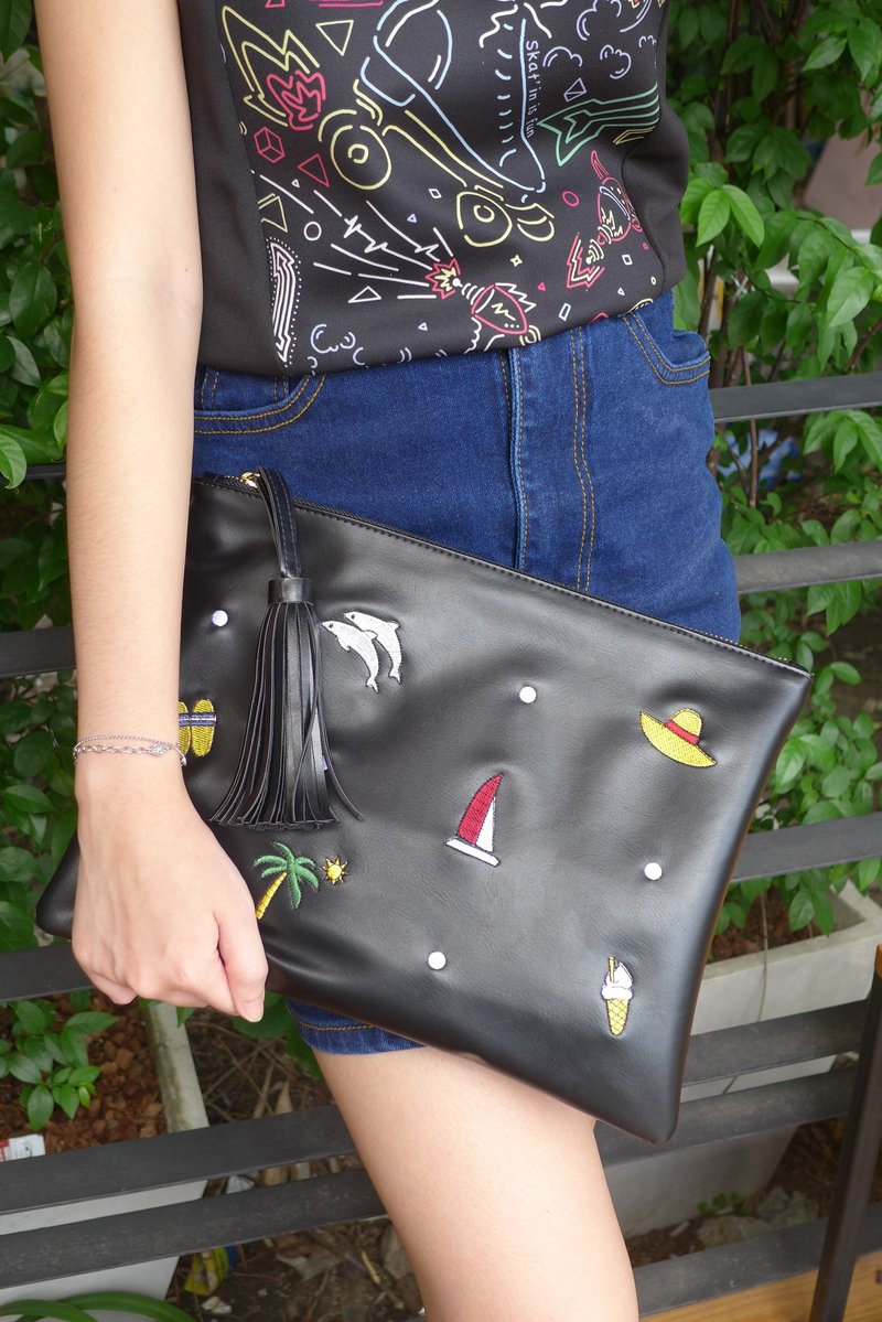 medium BEACHGOER clutch - 暗黑色 - 其他 - 繡線 黑色
