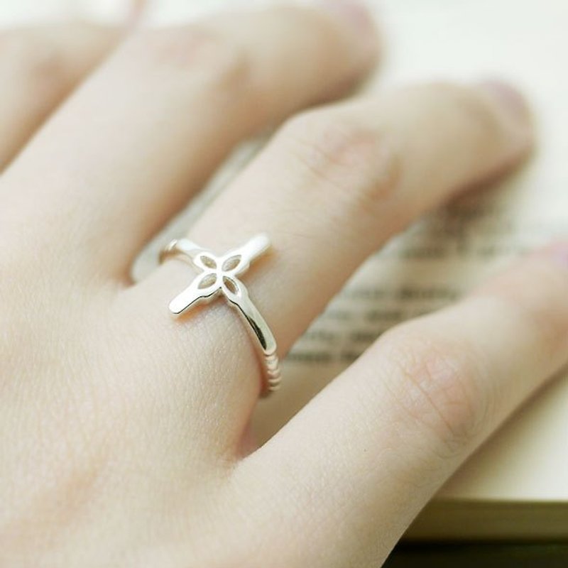 其他金屬 戒指 灰色 - GEORGIA TSAO 蕾絲十字架純銀戒指 