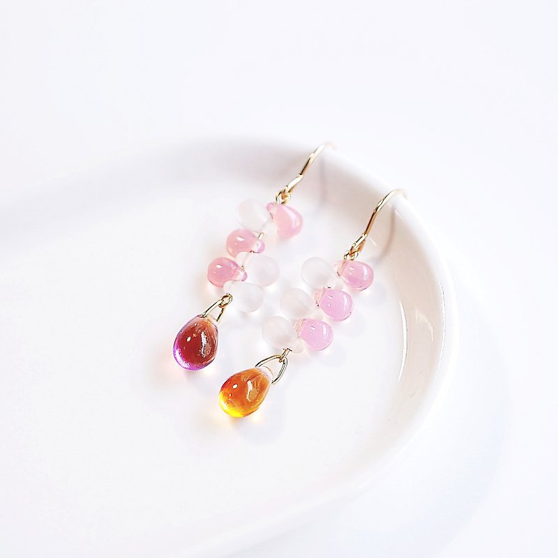 Symbiotic 氲 drop peach color leaflet earrings versatile custom gift natural stone light jewelry 14K GF - Earrings & Clip-ons - Glass Pink