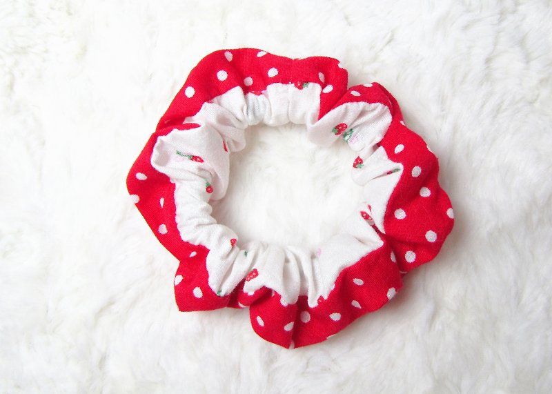 Hand intestinal ring / hair band / hair bundle [03-Strawberry girls cute strawberry strawberries friend _] - Hair Accessories - Other Materials Red