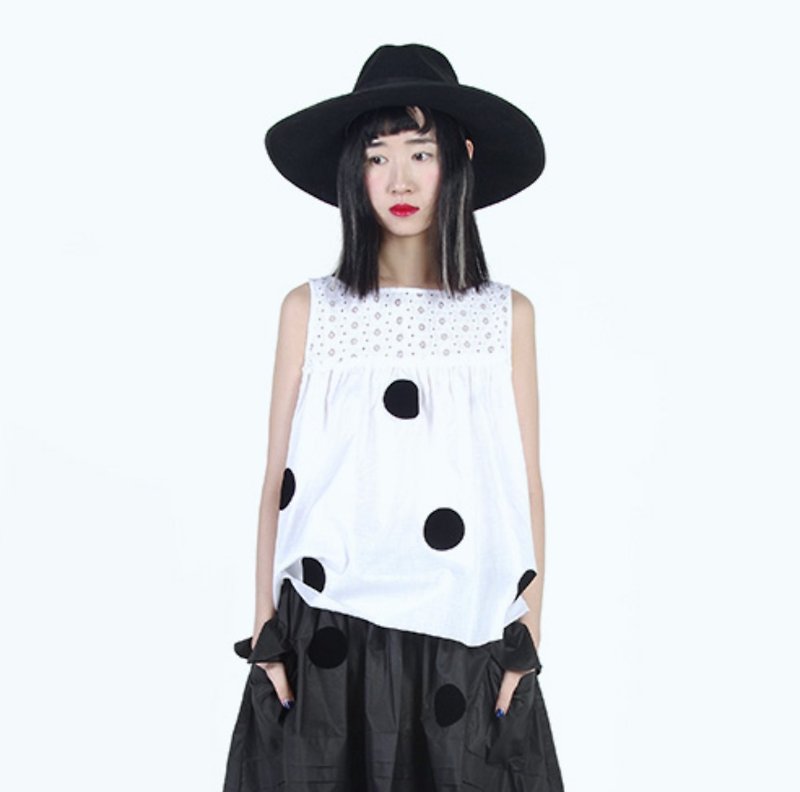 Simple hollow little loose cotton vest - imakokoni - เสื้อผู้หญิง - ผ้าฝ้าย/ผ้าลินิน ขาว