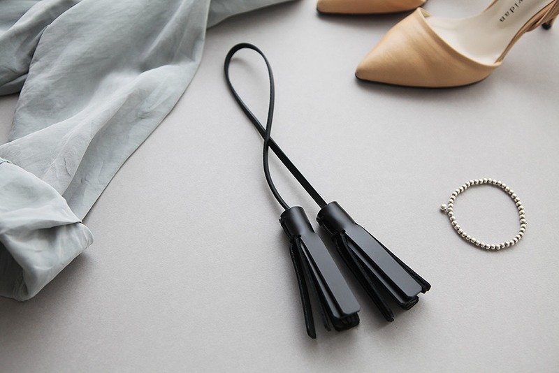 Korea ithinkso TWIN TASSELS fringed leather strap Strap - อื่นๆ - หนังแท้ 