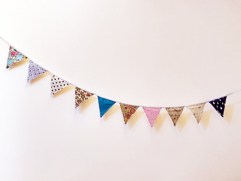 Pure handmade cloth triangular bunting - Wall Décor - Other Materials Multicolor