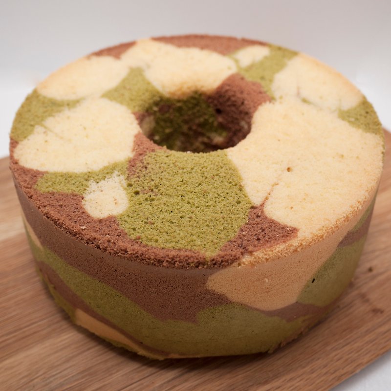 Camouflage tricolor chiffon cake. 8 inches - เค้กและของหวาน - อาหารสด สีเขียว