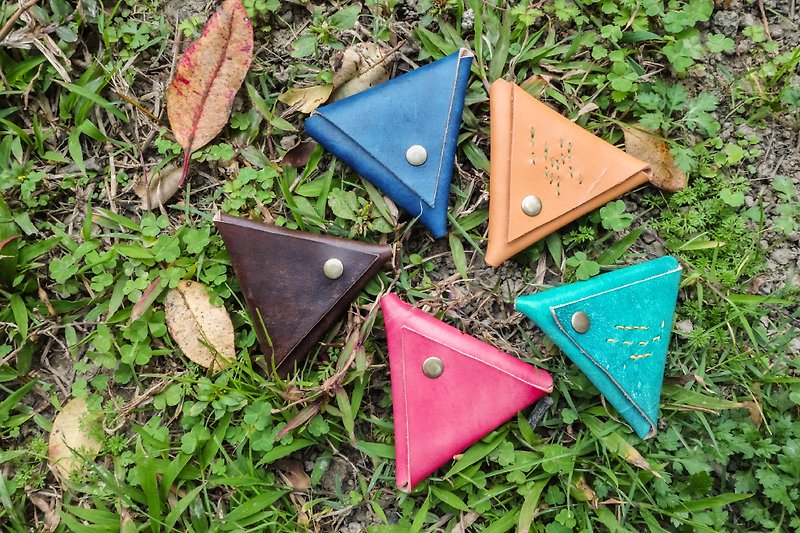 Colorful triangle rice ball handmade hand dyed real leather triangle coin purse printed English word - Coin Purses - Genuine Leather 