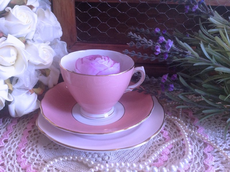 ♥ ♥ Annie crazy Antiquities Arbat British Royal Royal Albert bone china Colclough's Pink Lady flower cup, coffee cup three groups - Valentine's Day - ถ้วย - วัสดุอื่นๆ สึชมพู