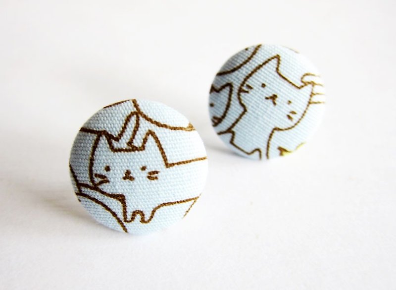 布釦耳環 藍底貓咪 可做夾式耳環 - 耳環/耳夾 - 其他材質 藍色