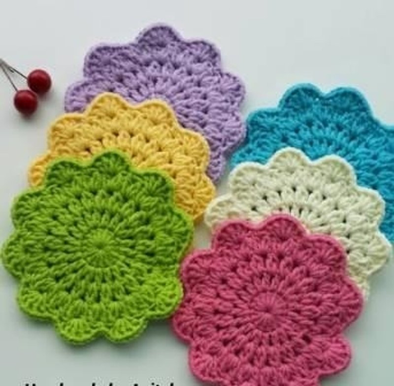 Flower Story Limited handmade macaron colorful woven coaster set (six entries) - ที่รองแก้ว - วัสดุอื่นๆ หลากหลายสี