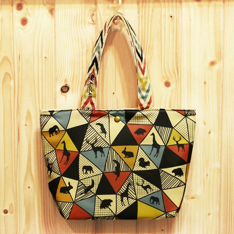 Skilled Cat Cat [x] City bag lunch bags out dog bags Forest Zoo Silhouette line geometry triangle - กระเป๋าถือ - วัสดุอื่นๆ หลากหลายสี
