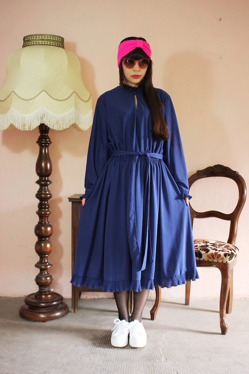 F1122[美國製領標](Vintage)深藍色附腰綁帶大波浪荷葉裙擺長袖古著洋裝 - 連身裙 - 其他材質 藍色